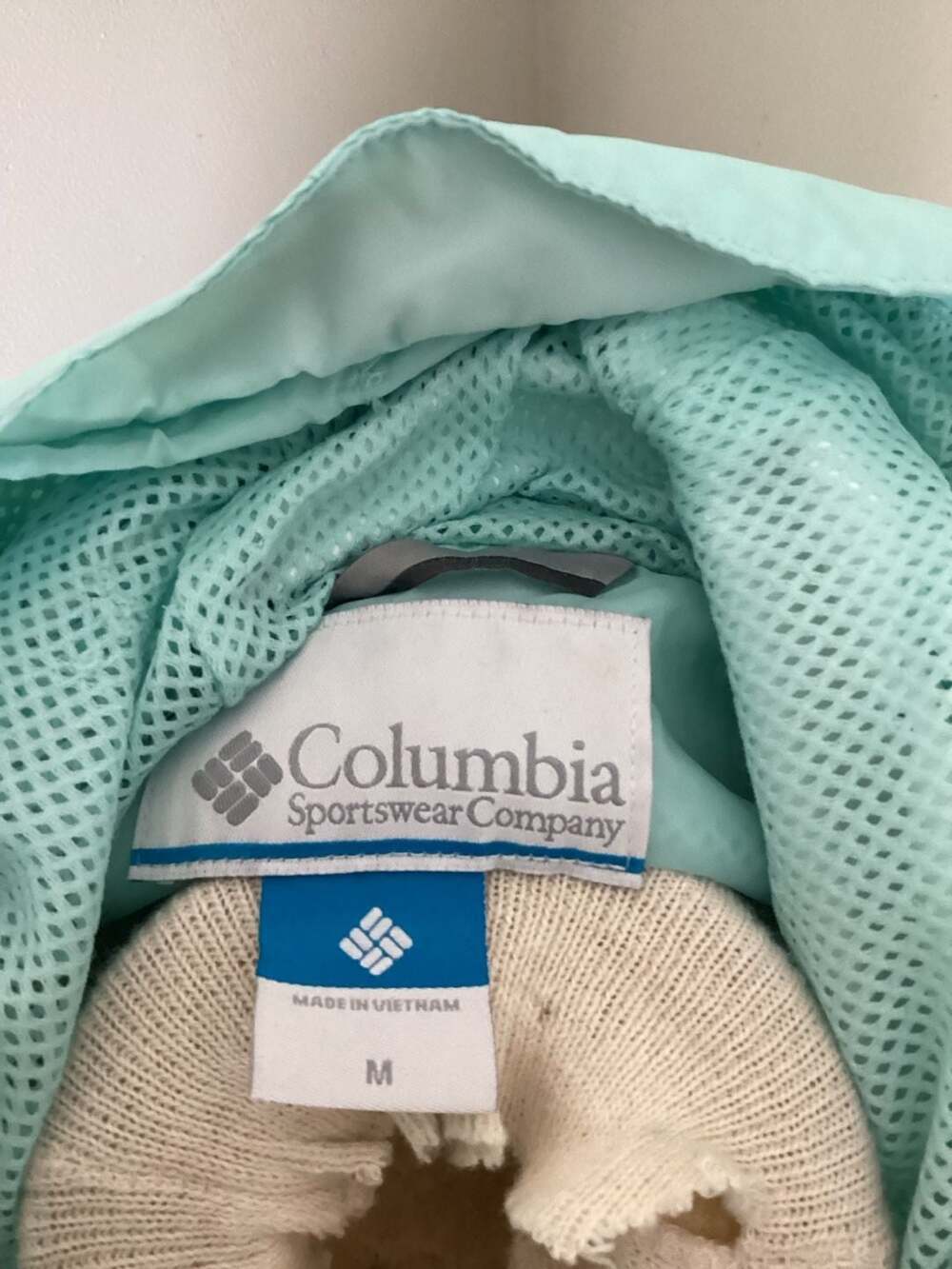 Columbia Women's Switchback III Rain Jacket, Light Blue, Size M - Picture 2 of 3